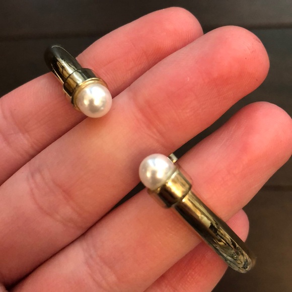 FREE W PURCHASE Banana Republic Pearl End Bracelet - Picture 6 of 6